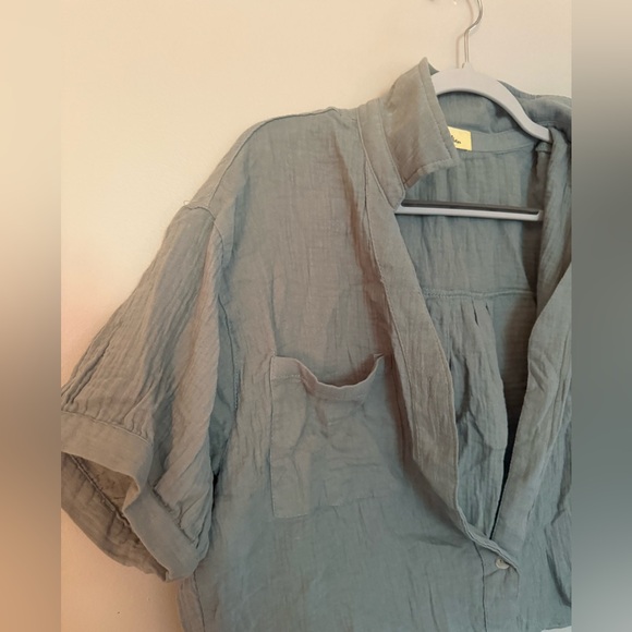 Green Cropped Blouse - Picture 2 of 6